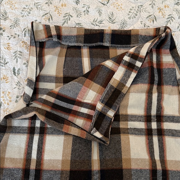 SHEIN Fall Plaid Mini Skirt - Black, Brown, Orange, Cream - Picture 3 of 4